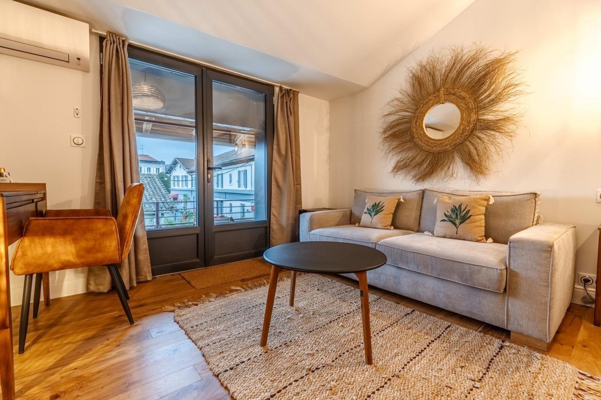 Hotel Quai Des Pontis كونْياك المظهر الخارجي الصورة