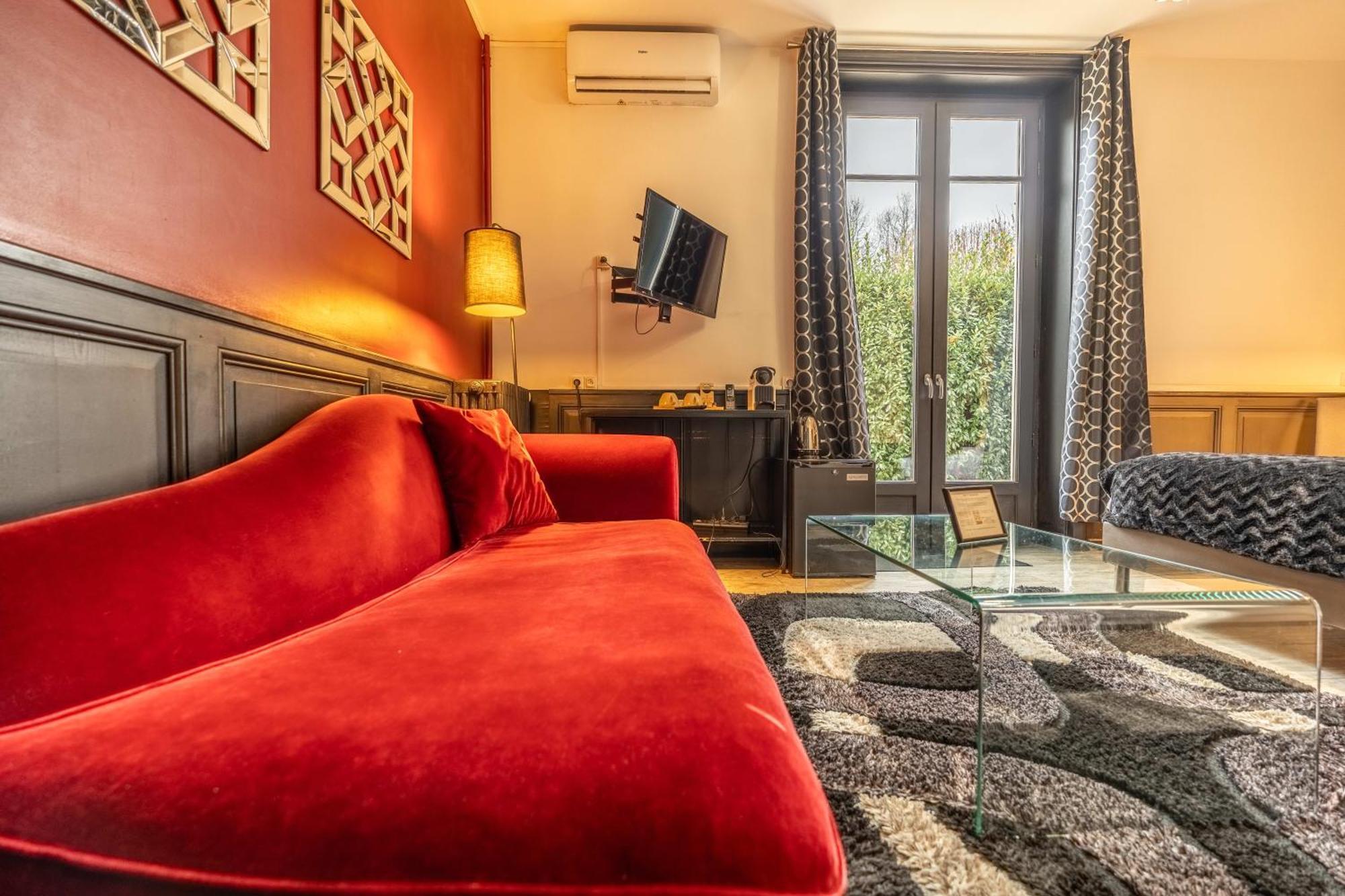 Hotel Quai Des Pontis كونْياك المظهر الخارجي الصورة
