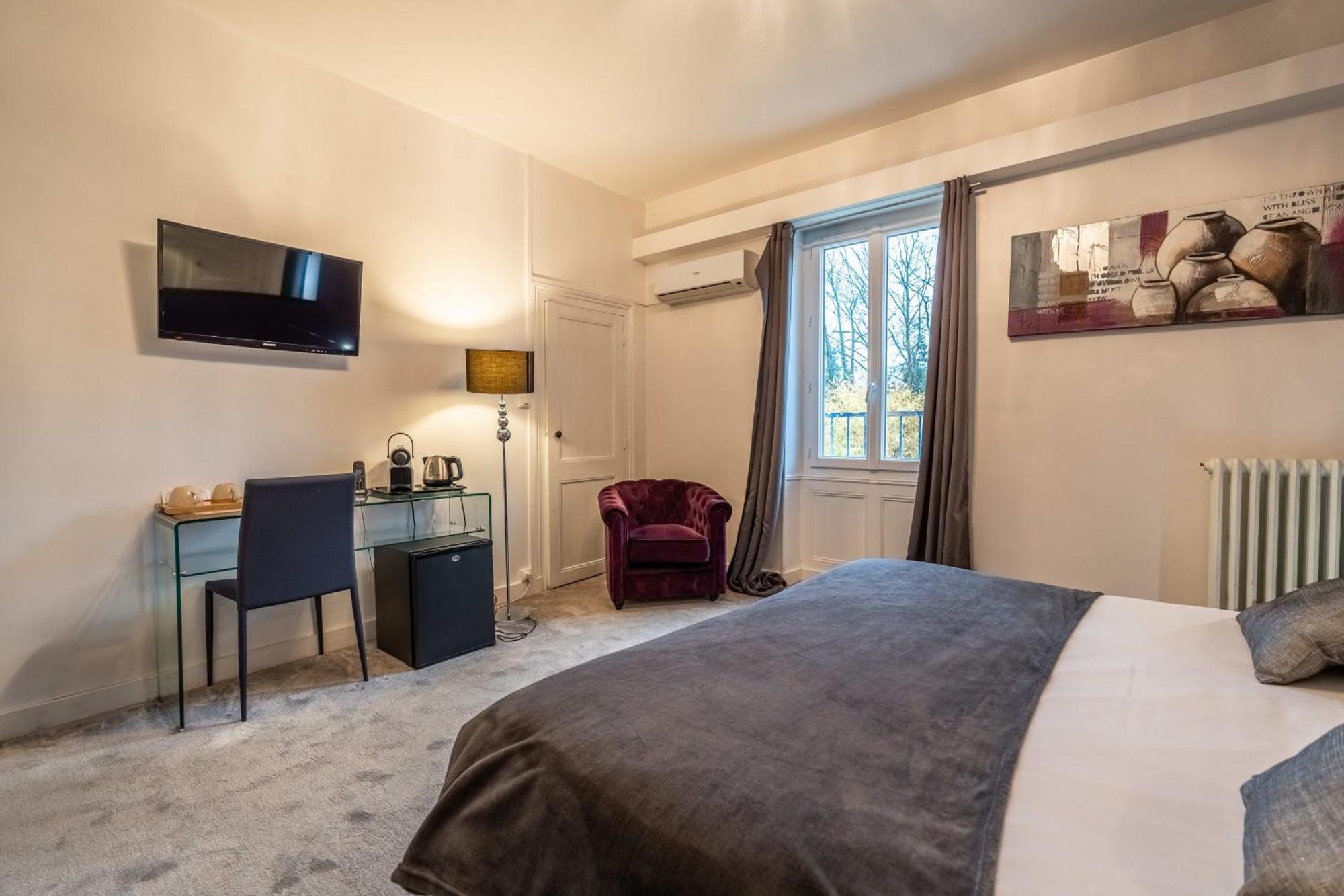 Hotel Quai Des Pontis كونْياك المظهر الخارجي الصورة